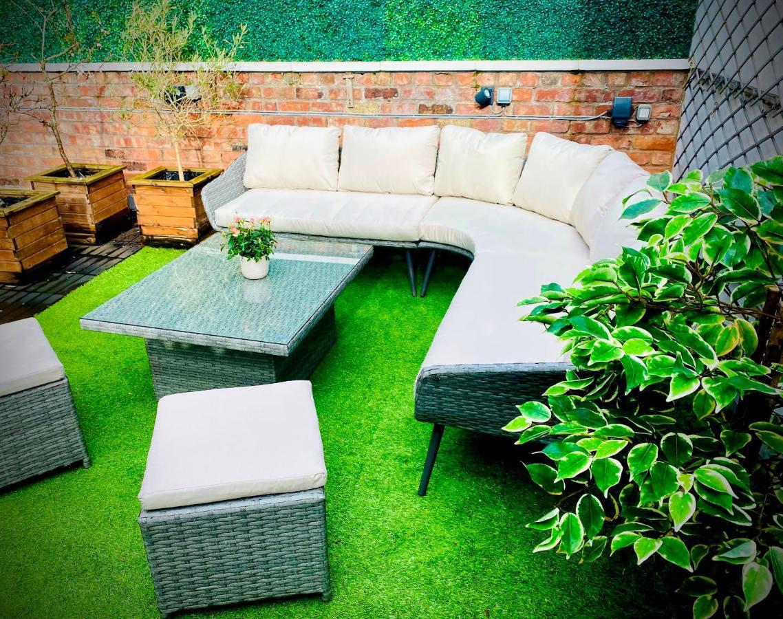 Pass The Keys Superbly Located Handsome Georgian Townhouse Shrewsbury Esterno foto
