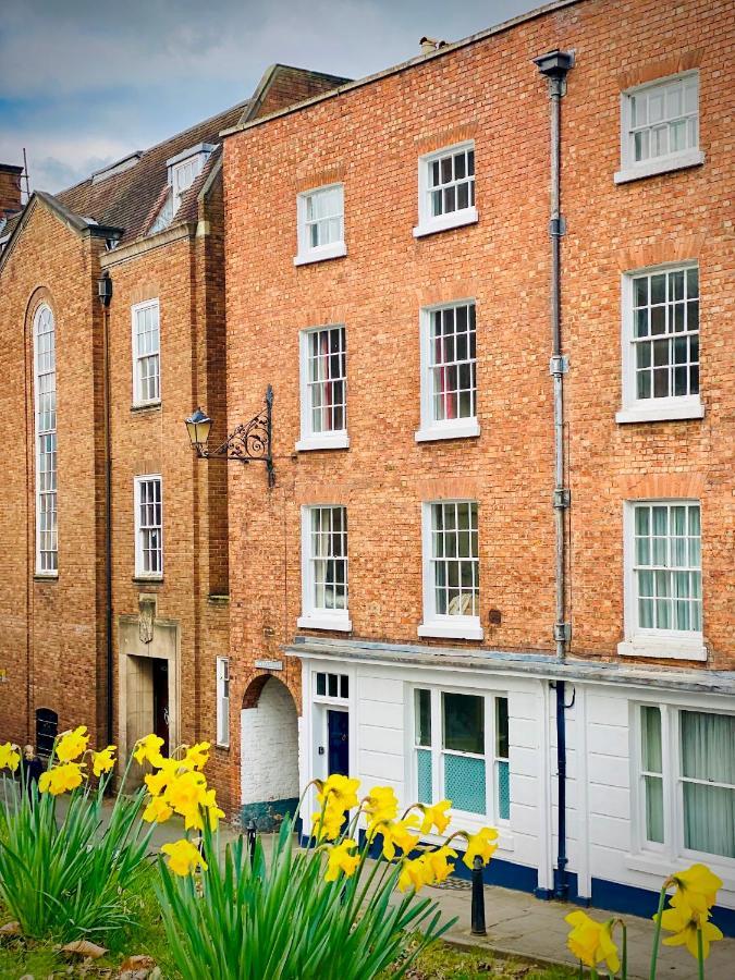 Pass The Keys Superbly Located Handsome Georgian Townhouse Shrewsbury Esterno foto