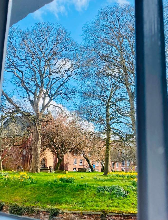 Pass The Keys Superbly Located Handsome Georgian Townhouse Shrewsbury Esterno foto
