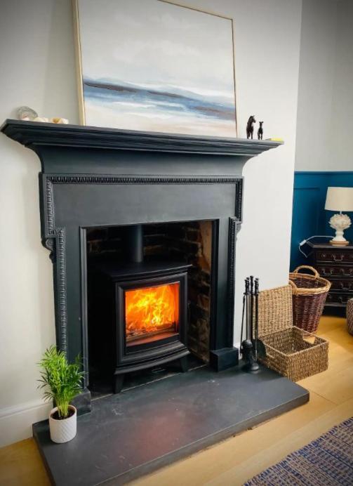 Pass The Keys Superbly Located Handsome Georgian Townhouse Shrewsbury Esterno foto