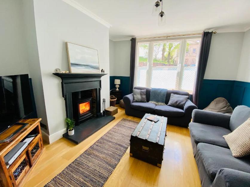 Pass The Keys Superbly Located Handsome Georgian Townhouse Shrewsbury Esterno foto